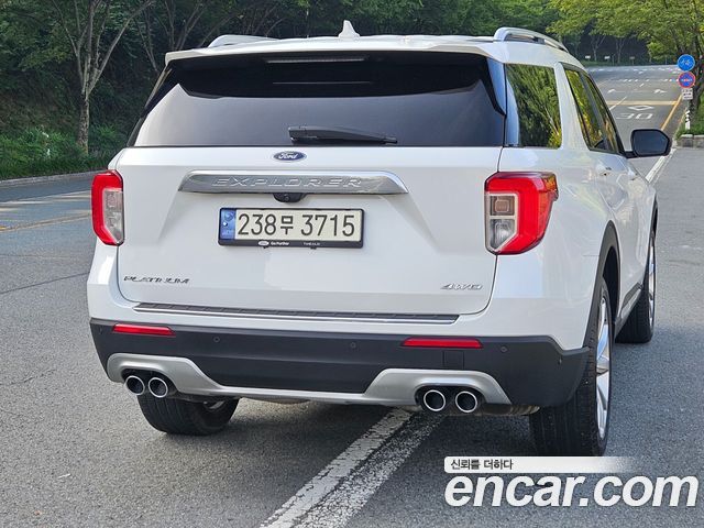 Ford Explorer (VI) 3.0 Platinum 4WD 2023 — фото 6