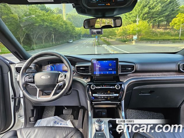 Ford Explorer (VI) 3.0 Platinum 4WD 2023 — фото 10