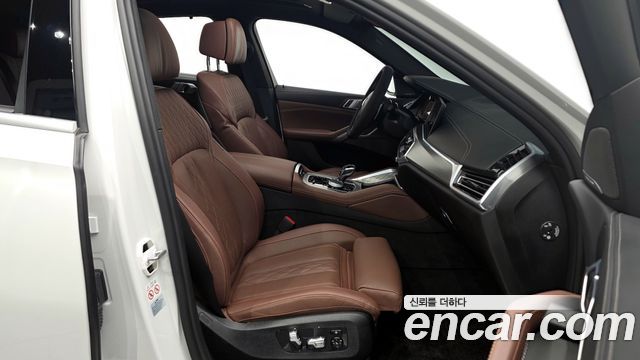BMW X6 (G06) xDrive40i M Sport 2023 — фото 11