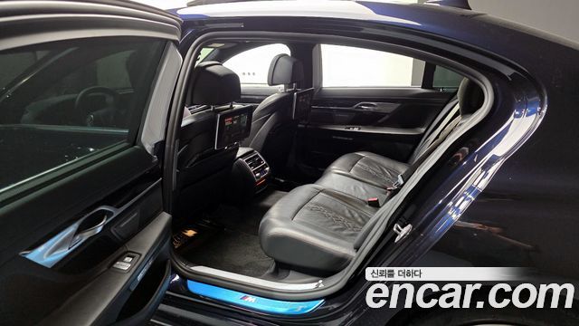 BMW 7 Series (G11) 740Ld xDrive M Sport 2018 — фото 15