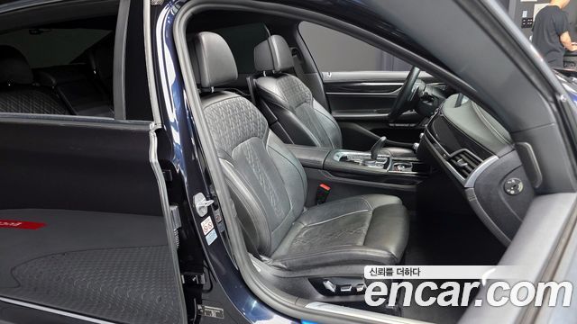 BMW 7 Series (G11) 740Ld xDrive M Sport 2018 — фото 16