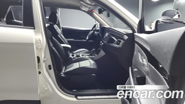 KG Mobility (SsangYong) Beautiful Korando Gasoline 1.5 2WD C7 2023 — фото 11