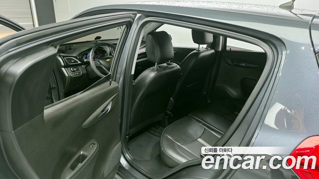 Chevrolet Spark Premier 2021 — фото 11