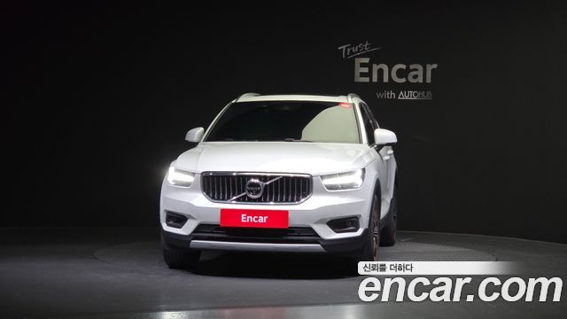 Volvo XC40 B4 Inscription 2021 — фото 3