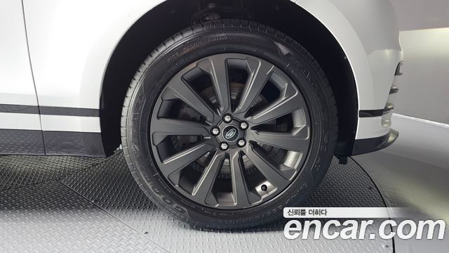 Land Rover Range Rover Velar 2.0 P250 R-Dynamic SE 2023 — фото 5