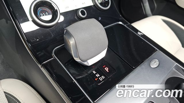 Land Rover Range Rover Velar 2.0 P250 R-Dynamic SE 2023 — фото 9