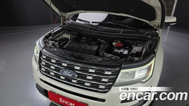 Ford Explorer 2.3 Limited 4WD 5th 2017 — фото 6