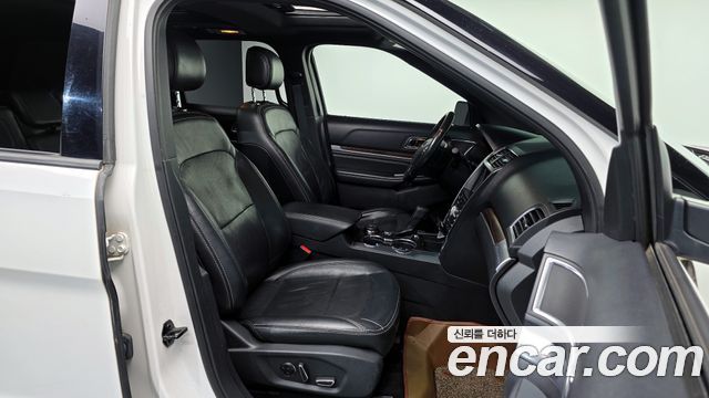 Ford Explorer 2.3 Limited 4WD 5th 2017 — фото 10