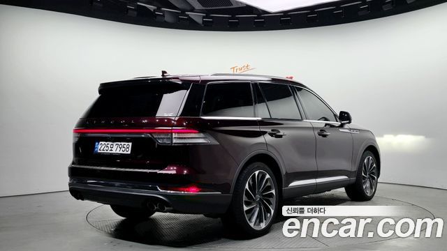 Lincoln Aviator (II) 3.0 Reserve  AWD 2020 — фото 2