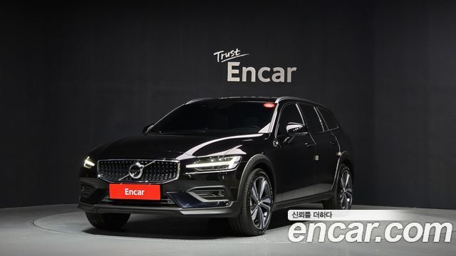Volvo V60 Cross Country (II) B5 Pro AWD