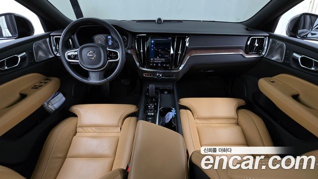Volvo V60 Cross Country (II) B5 Pro AWD 2021 — фото 7