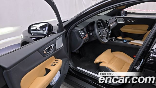 Volvo V60 Cross Country (II) B5 Pro AWD 2021 — фото 10