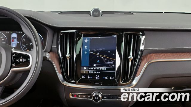 Volvo V60 Cross Country (II) B5 Pro AWD 2021 — фото 18