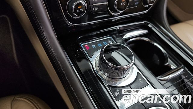 Jaguar XJ 3.0 SC Premium Luxury LWB X351 2013 — фото 9