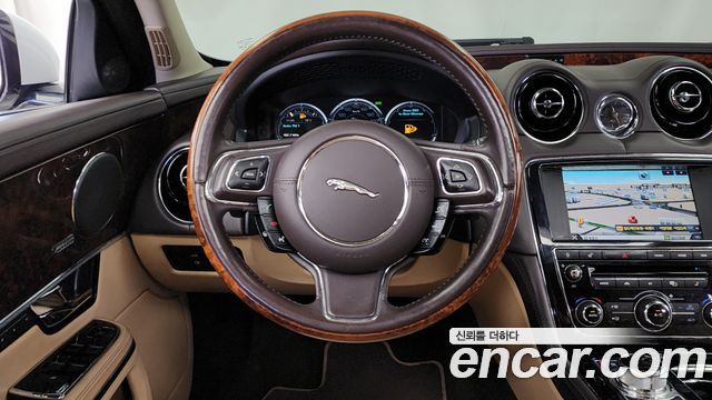 Jaguar XJ 3.0 SC Premium Luxury LWB X351 2013 — фото 13