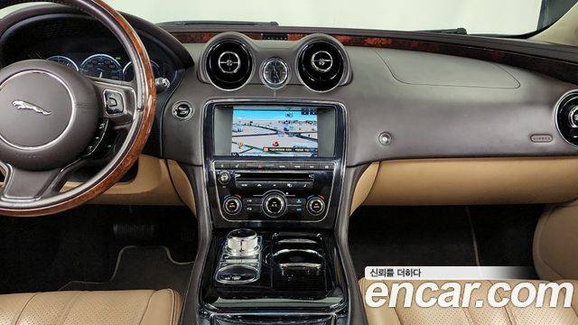 Jaguar XJ 3.0 SC Premium Luxury LWB X351 2013 — фото 14
