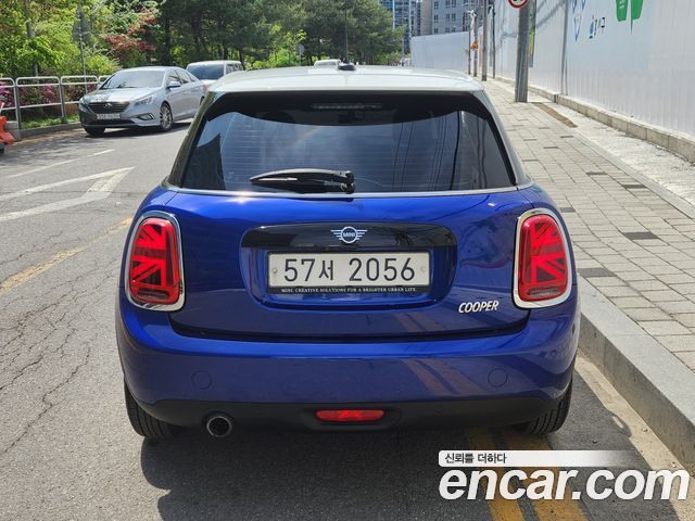 MINI Cooper 5Door Standard 3rd 2019 — фото 4