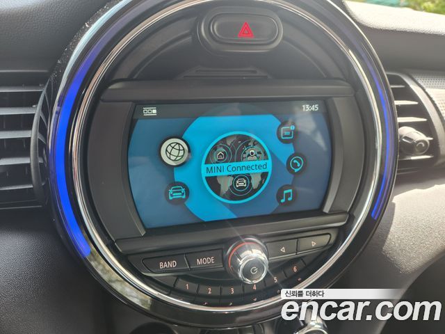 MINI Cooper 5Door Standard 3rd 2019 — фото 16