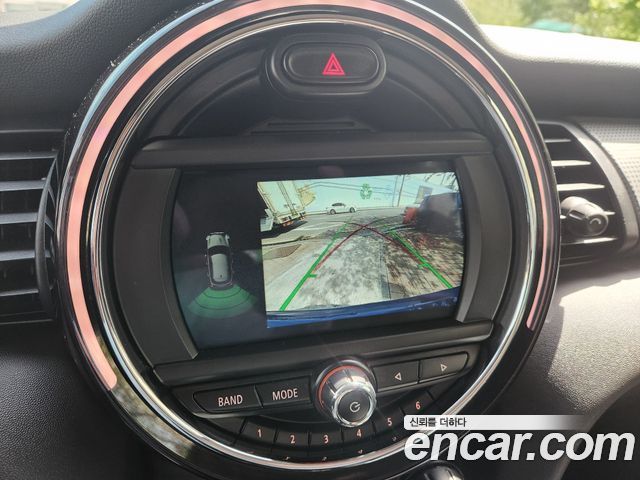 MINI Cooper 5Door Standard 3rd 2019 — фото 17