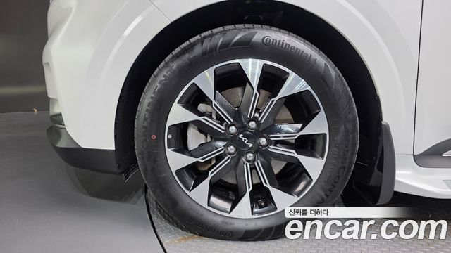 Kia Carnival (IV) Gasoline 7-Seater Signature 2023 — фото 5