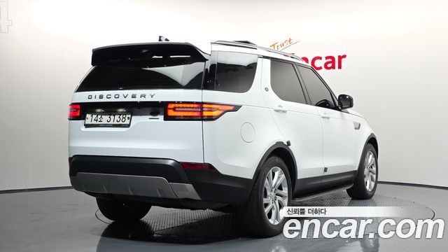 Land Rover Discovery 5 3.0 TD6 HSE 2017 — фото 2
