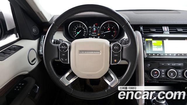 Land Rover Discovery 5 3.0 TD6 HSE 2017 — фото 17