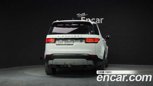 Land Rover Discovery 5 3.0 TD6 HSE 2017 — фото 4