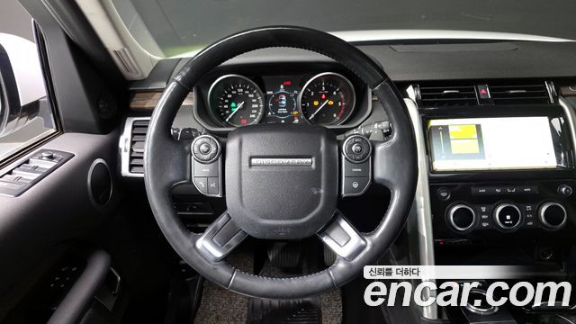 Land Rover Discovery 5 3.0 TD6 HSE 2017 — фото 13