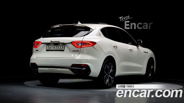 Maserati Levante 3.8 GTS AWD 2019 — фото 2
