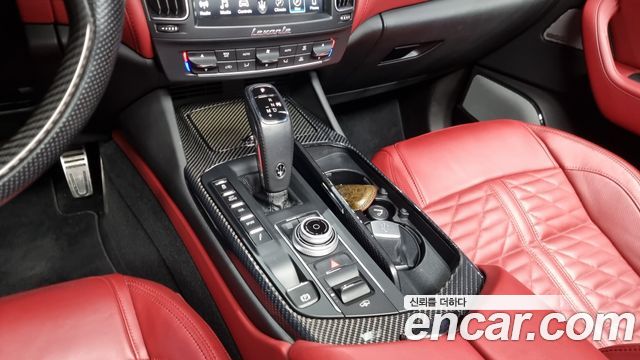 Maserati Levante 3.8 GTS AWD 2019 — фото 9