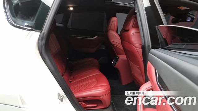 Maserati Levante 3.8 GTS AWD 2019 — фото 12