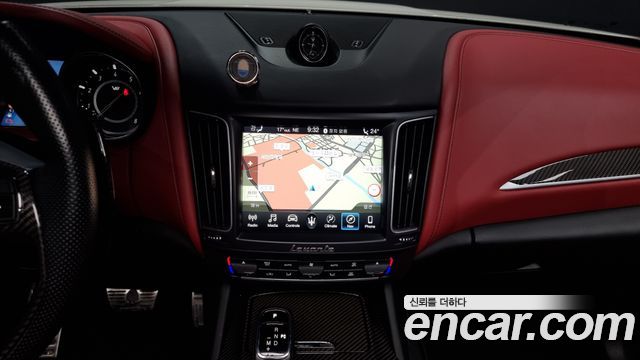 Maserati Levante 3.8 GTS AWD 2019 — фото 14