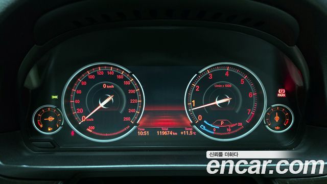 BMW 5 Series (F10) 528i xDrive 2013 — фото 8