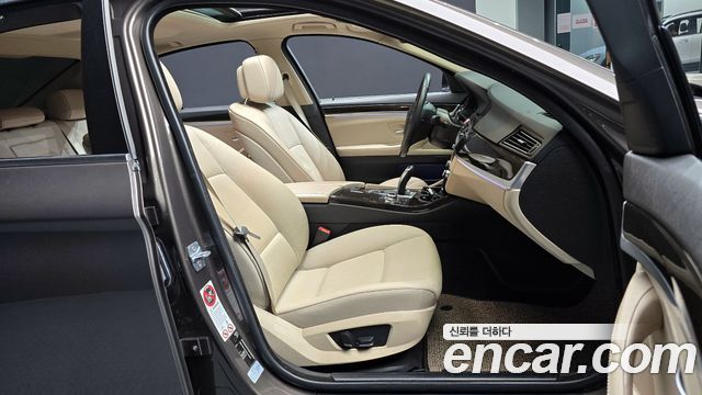 BMW 5 Series (F10) 528i xDrive 2013 — фото 10