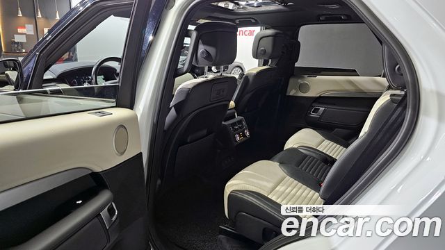 Land Rover Discovery 5 P360 R-Dynamic SE 2022 — фото 11