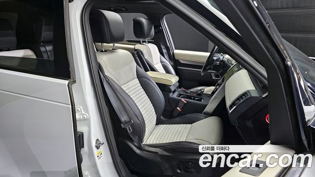 Land Rover Discovery 5 P360 R-Dynamic SE 2022 — фото 12