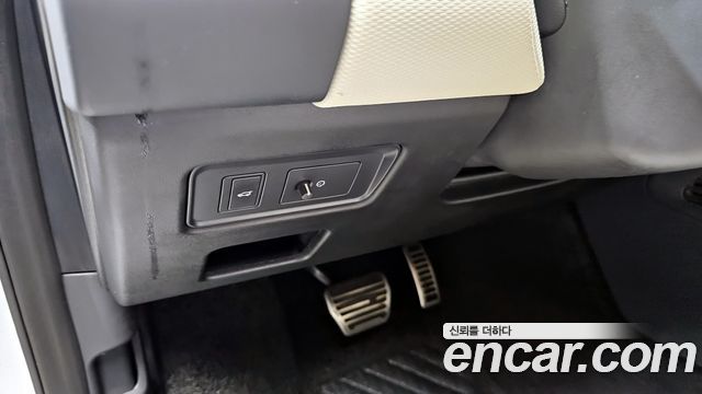 Land Rover Discovery 5 P360 R-Dynamic SE 2022 — фото 15