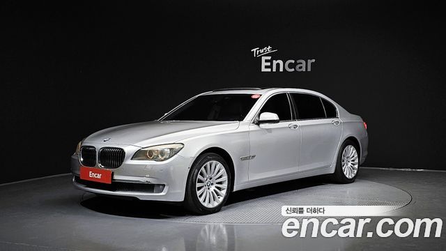 BMW 7 Series (F01) 740Li
