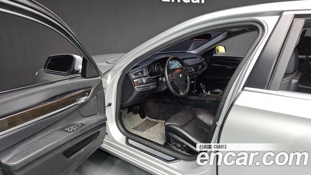 BMW 7 Series (F01) 740Li 2012 — фото 10