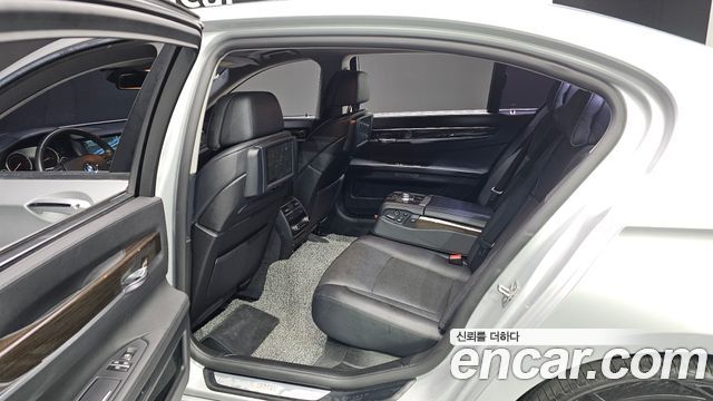 BMW 7 Series (F01) 740Li 2012 — фото 11
