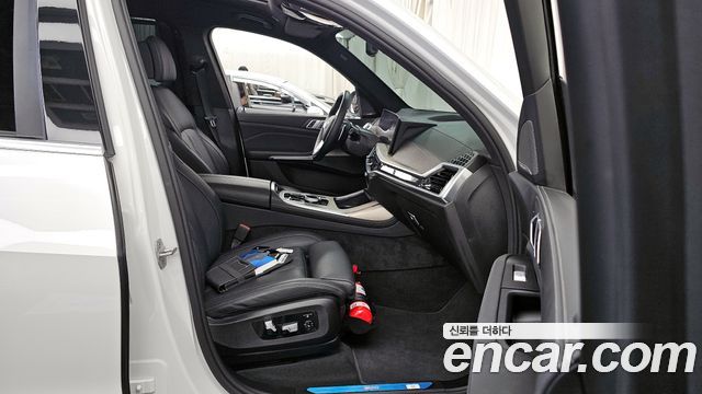 BMW X7 (G07) xDrive 40i Design Pure Excellence 7-Seater 2025 — фото 11