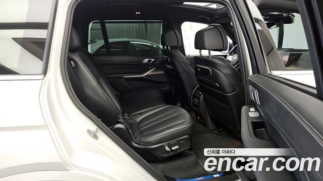 BMW X7 (G07) xDrive 40i Design Pure Excellence 7-Seater 2025 — фото 12