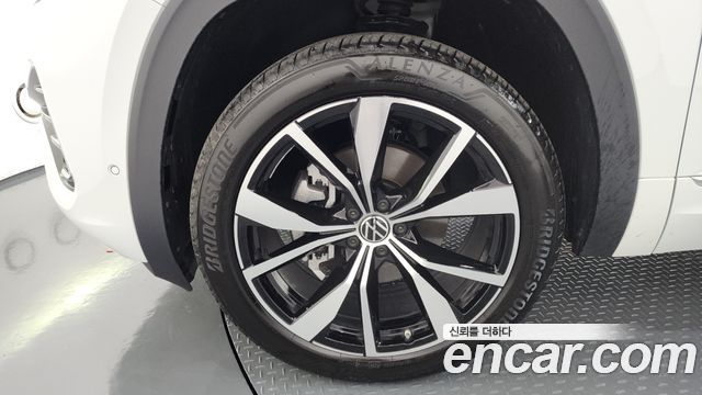 Volkswagen Atlas 2.0 TSI R-LINE 7-Seater 2025 — фото 5