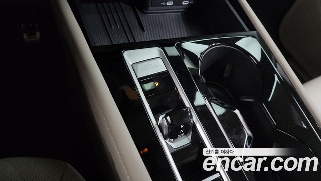 Volkswagen Atlas 2.0 TSI R-LINE 7-Seater 2025 — фото 9