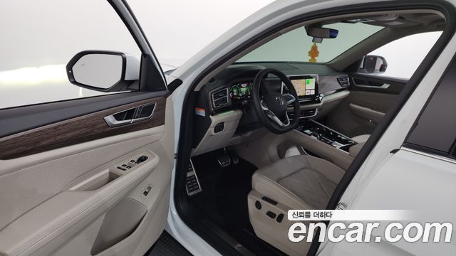 Volkswagen Atlas 2.0 TSI R-LINE 7-Seater 2025 — фото 10