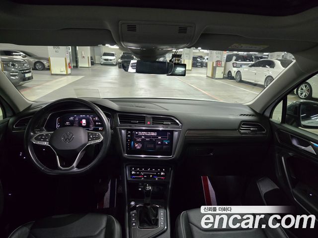 Volkswagen Tiguan Allspace 2.0 TSI Prestige 2022 — фото 6
