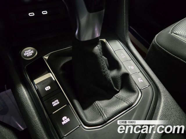 Volkswagen Tiguan Allspace 2.0 TSI Prestige 2022 — фото 16