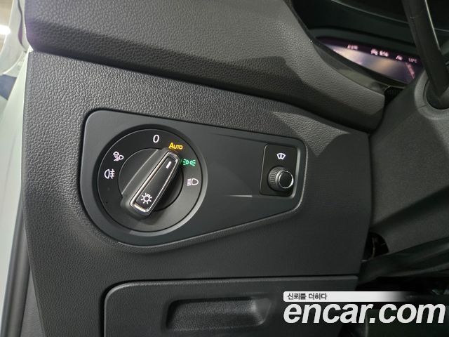 Volkswagen Tiguan Allspace 2.0 TSI Prestige 2022 — фото 18
