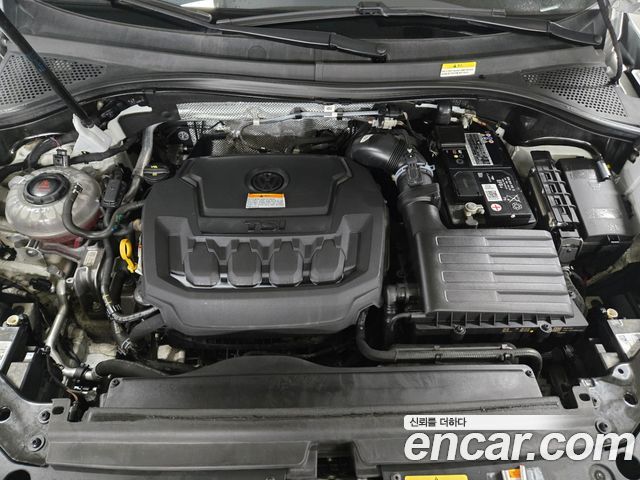 Volkswagen Tiguan Allspace 2.0 TSI Prestige 2022 — фото 23