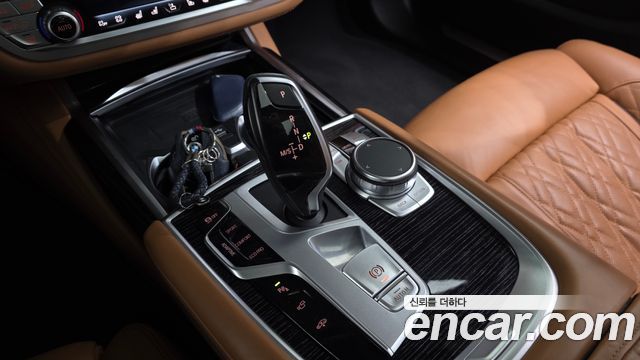 BMW 7 Series (G11) 740Li xDrive M Sport Package 2021 — фото 9